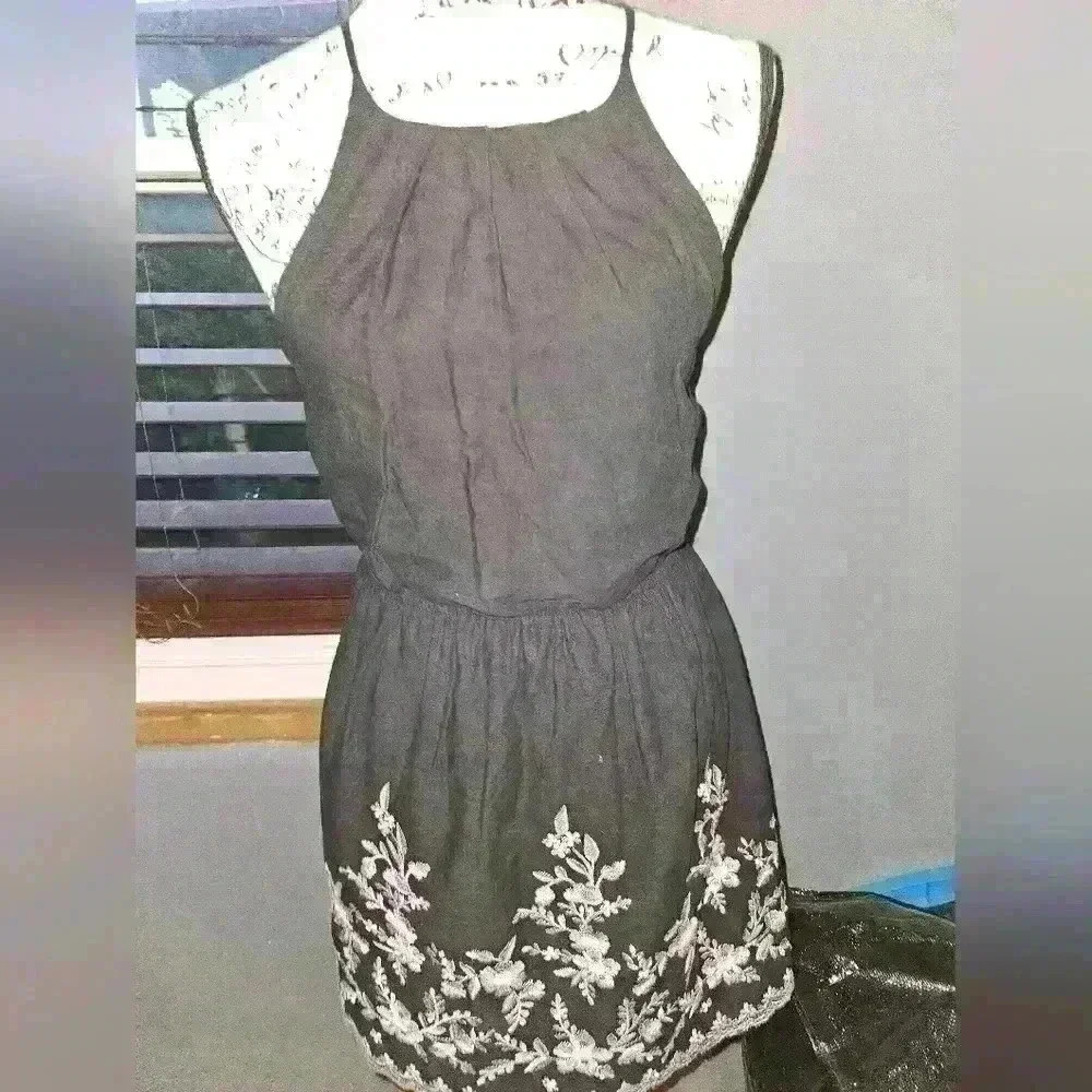Mi ami Womans Dress Size Xs.